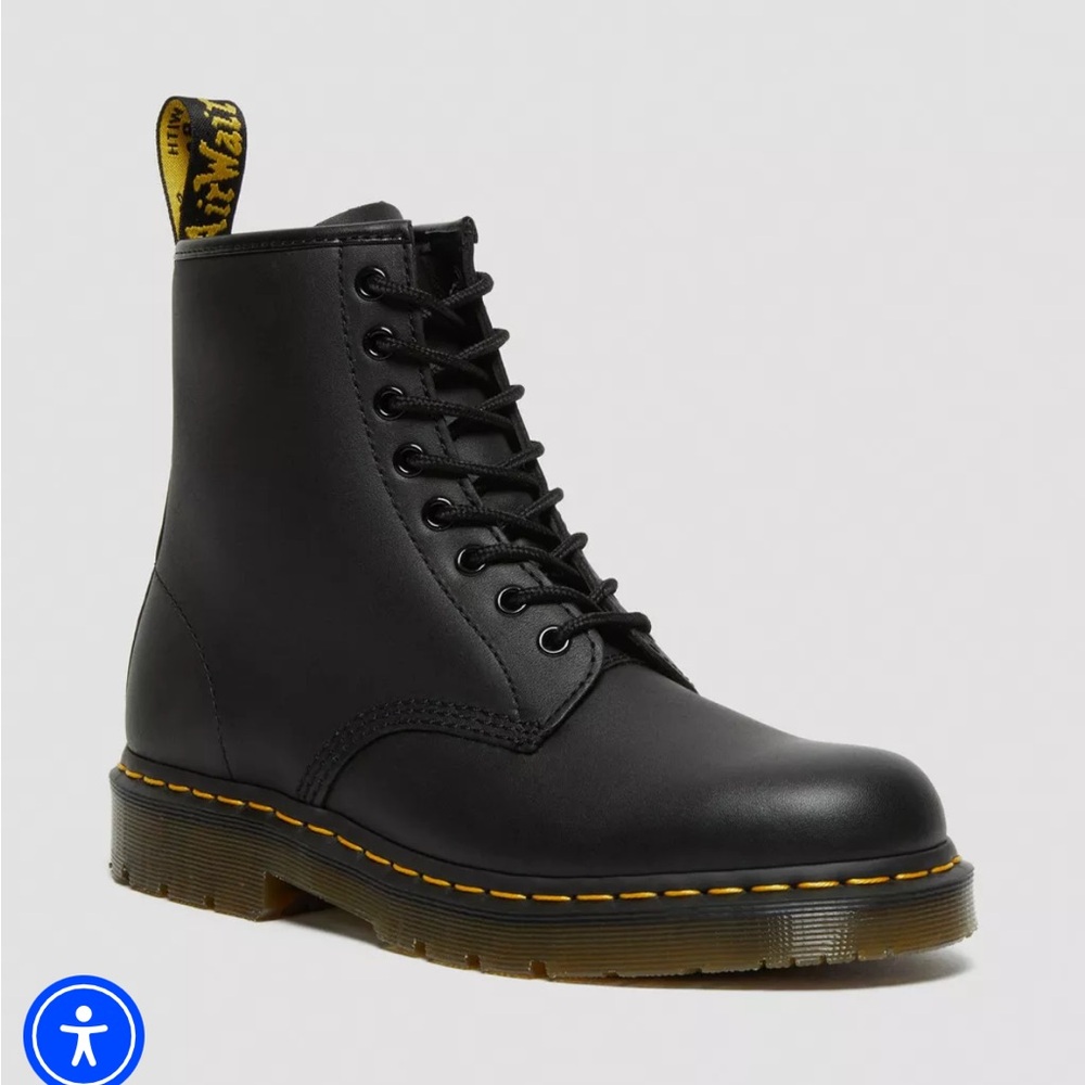 Dr. Martens 1460 SLIP RESISTANT LEATHER LACE UP BOOTS size 7